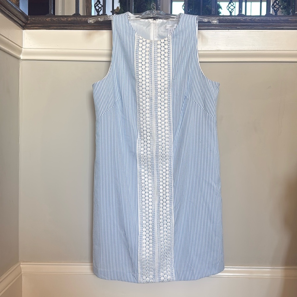 London Times Size 10 Blue and White Seersucker Sheeth Dress